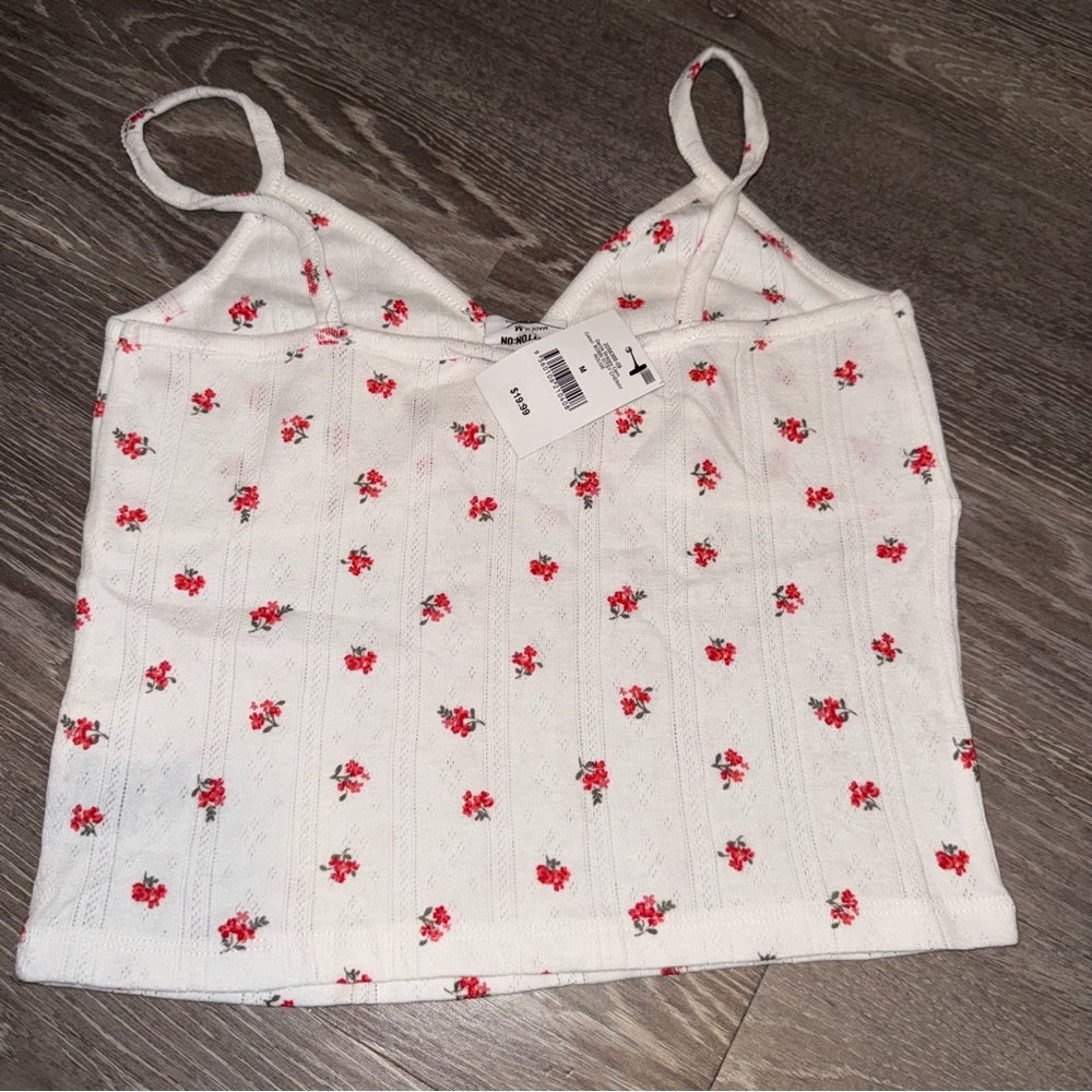 White & White with Red Floral Cropped Tank Tops - Cotton On Size M - Picture 5 of 5